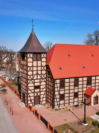 KOŚCIÓŁ NAJŚWIĘTSZEJ MARII PANNY WNIEBOWZIĘTEJ W DZIELNICY ZABOROWO w LESZNIE